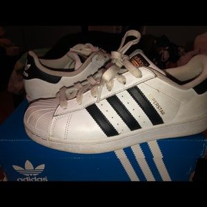 ADIDAS SUPERSTAR J!